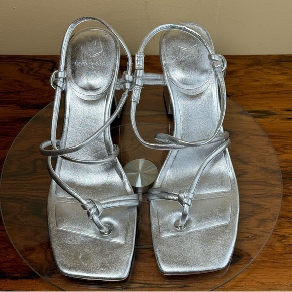 NEW Marc Fisher Giada Sandal in silver - Picture 15 of 16
